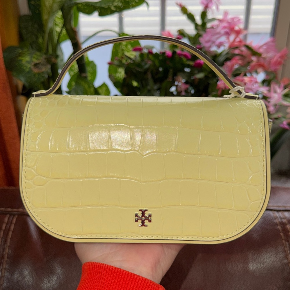 🔥🔥NEW Tory Burch Emerson Pastel Yellow Embossed Leather Top Handle Crossbody Bag
